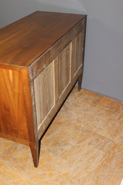 Directoire walnut chest of drawers, early 19th century
