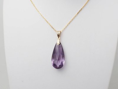 Anhänger aus Gelbgold und Amethyst-Briolette