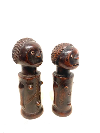 Couple de poupées Mpundu TABWA de RDC