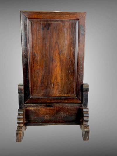 VIETNAM FIN XIXe / ECRAN DE TABLE EN BOIS INCRUSTÉ DE NACRE A DÉCOR D'OISEAUX