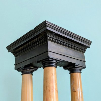 Grand Tour, vers 1830 - élément de surtout - fragment de temple dorique - marbre et bronze