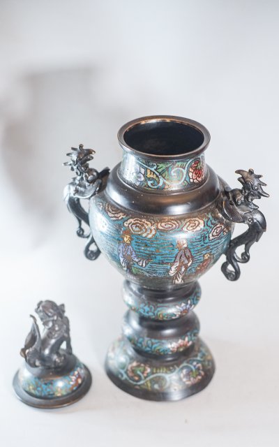 Grand brûle-parfum bronze polychrome, Chine, fin XIXéme-Début XXème