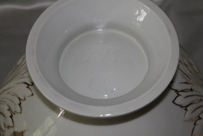 Soup tureen in porcelain of Paris with floral decoration Louis Philippe 19th century