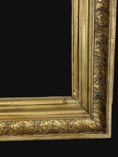 19th CENTURY FRAME IN WOOD AND GILDED STUC FOR PAINTING 46.5 cm x 39 cm