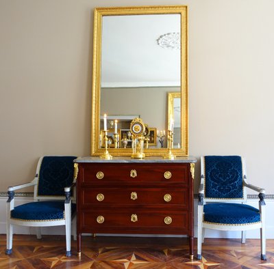 Grand miroir de cheminée Louis XVI Directoire doré à l'or fin, glace au mercure - 161cm x 102,5cm