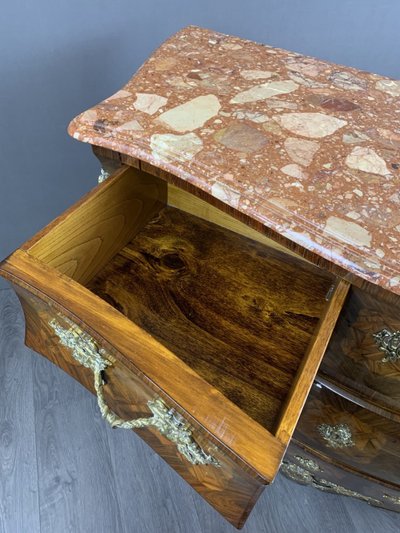 Cassettone curvo in stile Luigi XV, inizio XX secolo