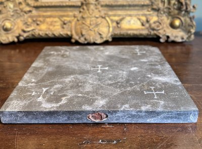 Marble altar stone and its reliquary tomb -19th century