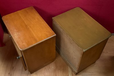 Paire de tables de chevets