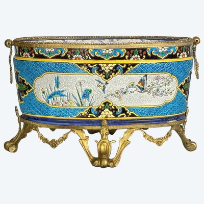 JULES VIEILLARD A BORDEAUX / JARDINNIERE EN FAIENCE FINE ORNÉE DE BRONZE DORÉ
