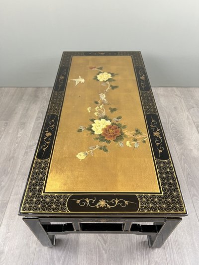 Table basse asiatique en bois laqué, XXe siècle