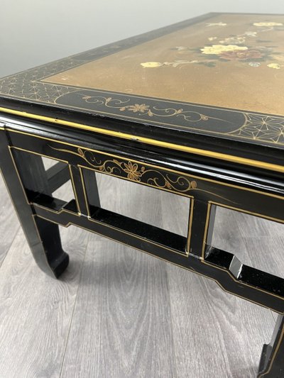 Table basse asiatique en bois laqué, XXe siècle