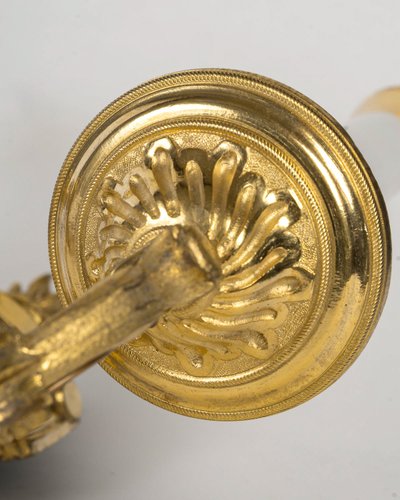 Paire d’Appliques en Bronze Ciselé et Doré à Deux Bras de Lumières d’Époque Louis XVI vers 1780