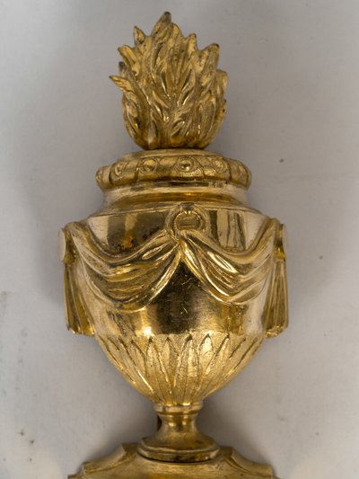 Paire d’Appliques en Bronze Ciselé et Doré à Deux Bras de Lumières d’Époque Louis XVI vers 1780