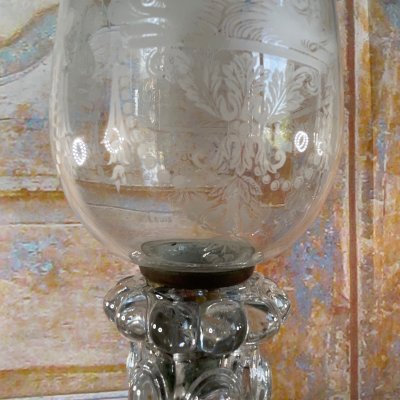 Ein außergewöhnliches Paar Kerzenhalter aus graviertem Kristall - Cristallerie de Saint Louis - Dauphin-Dekor