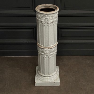 19th century Bavent ceramic column with fluting and shower foot