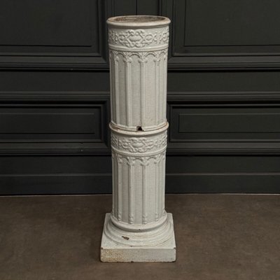 19th century Bavent ceramic column with fluting and shower foot