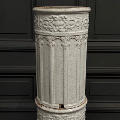 19th century Bavent ceramic column with fluting and shower foot