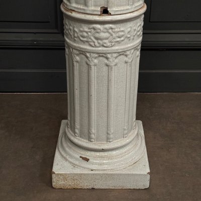 19th century Bavent ceramic column with fluting and shower foot
