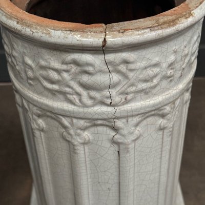 19th century Bavent ceramic column with fluting and shower foot