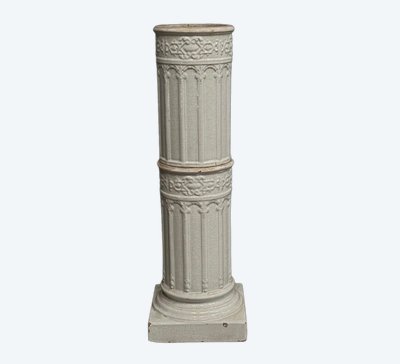 19th century Bavent ceramic column with fluting and shower foot