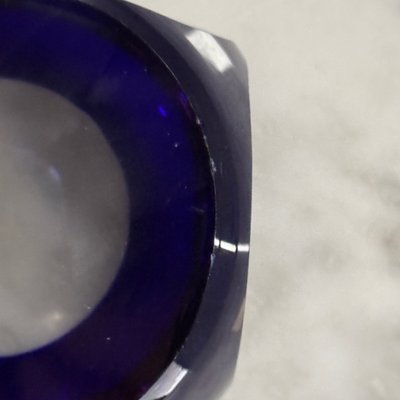 Presse-papier sulfure en cristal bleu et blanc pans coupés
