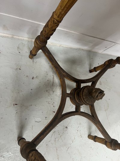 Guéridon de style Louis XVI en bois et stuc doré XIX siècle