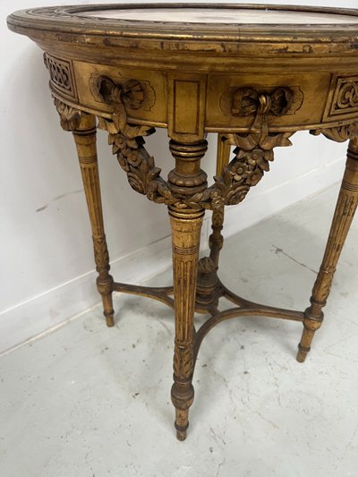 Guéridon de style Louis XVI en bois et stuc doré XIX siècle