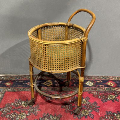 Chariot design en rotin