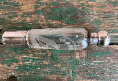 Flacon à liqueur Art Nouveau en cristal gravé et argent massif – Poinçon Minerve – France, XIXe