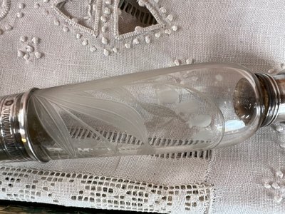 Flacon à liqueur Art Nouveau en cristal gravé et argent massif – Poinçon Minerve – France, XIXe