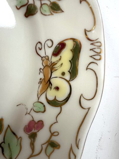 Set di 12 piatti da dessert e 2 piatti grandi - Porcelaine Zsolnay Pécs - Farfalla con disegno floreale