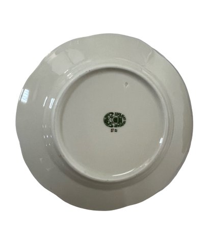 Set di 12 piatti da dessert e 2 piatti grandi - Porcelaine Zsolnay Pécs - Farfalla con disegno floreale