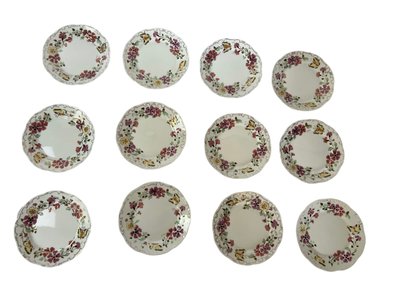 Set di 12 piatti da dessert e 2 piatti grandi - Porcelaine Zsolnay Pécs - Farfalla con disegno floreale