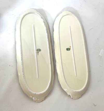 Set di 12 piatti da dessert e 2 piatti grandi - Porcelaine Zsolnay Pécs - Farfalla con disegno floreale