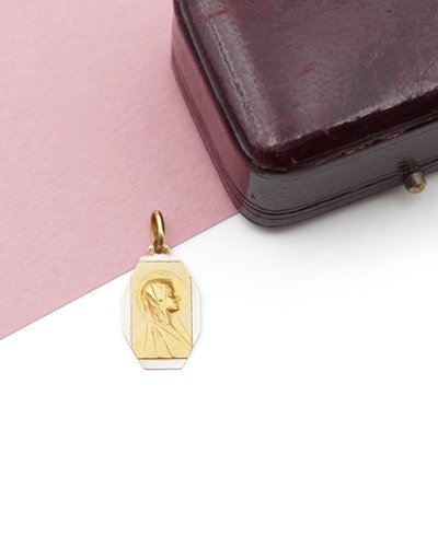 Pendentif Art Deco Vierge Marie en or 18 karats et platine, médaille religieuse, medaille Art deco