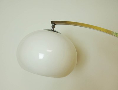 Lampada da terra "Arc" di Harvey Guzzini