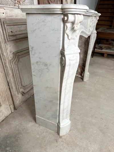 Kamin in Weiß Stil Louis XV Epoche 19.