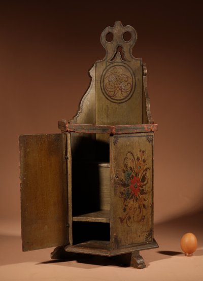 Very rare Hindeloopen-style doll's chair, dated 1796
