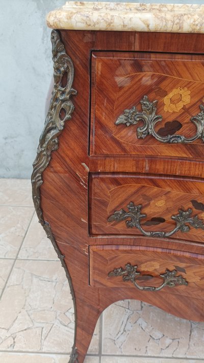 Cassettone curvo Luigi XV in palissandro intarsiato
