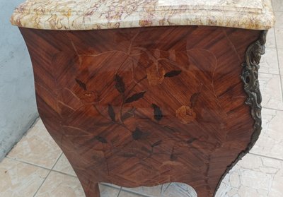Cassettone curvo Luigi XV in palissandro intarsiato