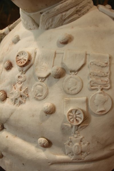 grande busto di generale in marmo di Carrara, firmato D.Trentacoste 1873