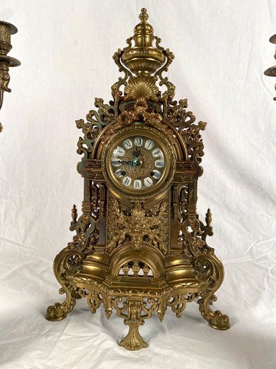 Large Louis XV style bronze mantelpiece, 20th century