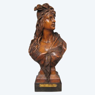 Buste Art Nouveau De Jeune Femme En Terre Cuite Vers 1900. 