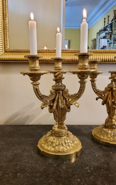 Coppia di candelabri in ormù in stile neoclassico secondo Delafosse JC. XIX secolo