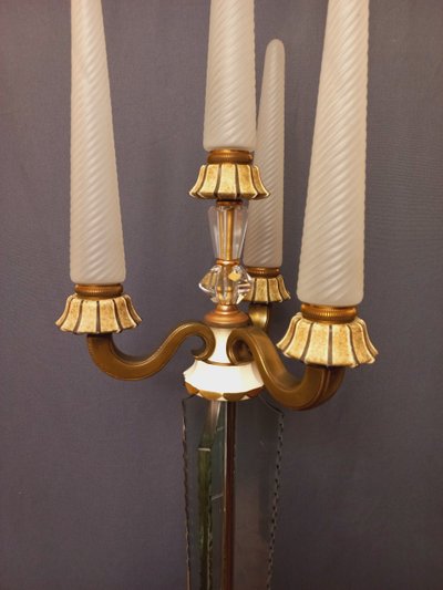 Important lampadaire en cristal de Sèvres et laiton XXe siècle