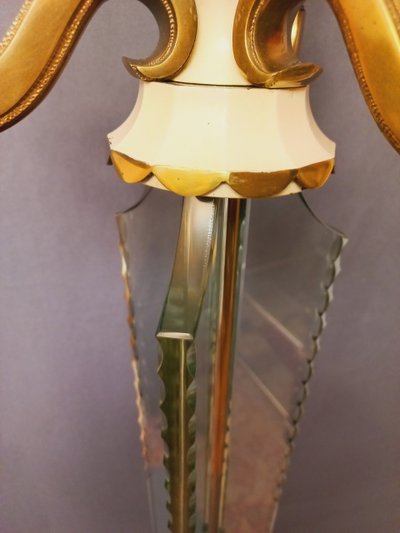 Important lampadaire en cristal de Sèvres et laiton XXe siècle