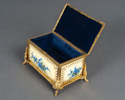 An enamel jewelry box, late 19th century