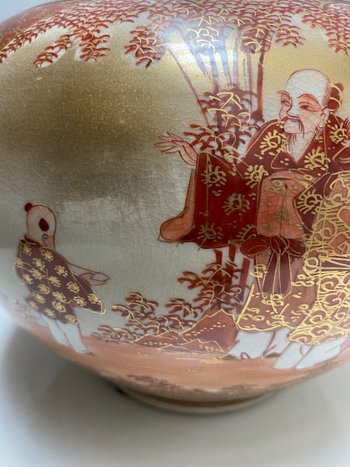 SATZUMA EARTHENWARE VASE FROM JAPAN