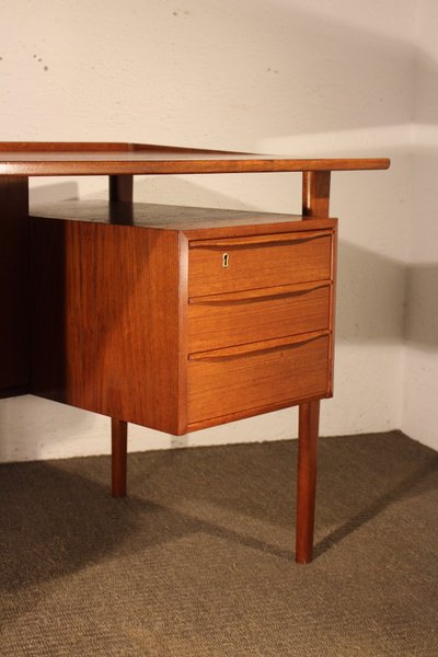 Scandinavian desk by Peter Lovig Nielsen