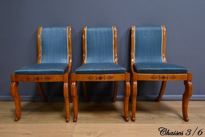Suite de 6 Chaises en Erable et Merisier, style Charles X – Milieu XXe